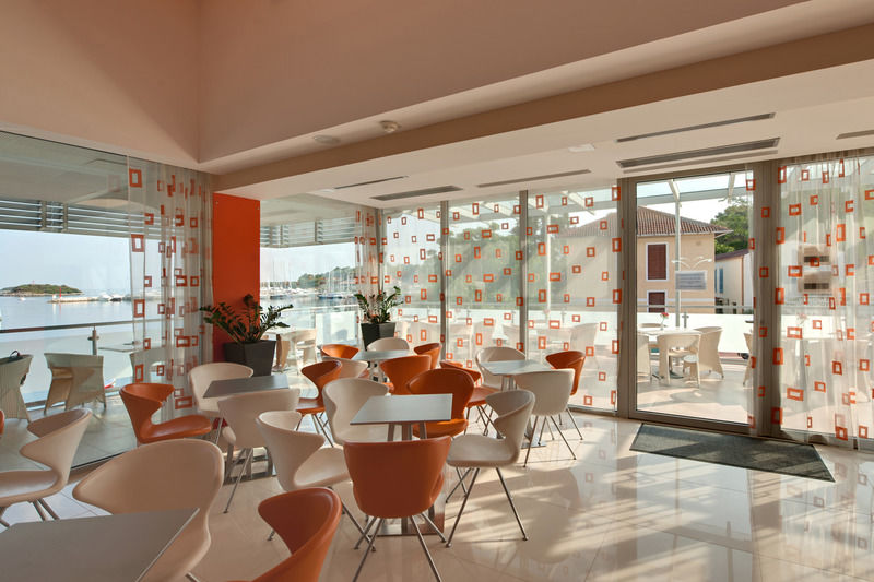 Maistra Select Riva Apartments Vrsar Exteriér fotografie